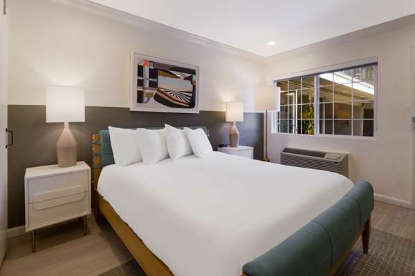  - Signature Inn Medical Center Oakland