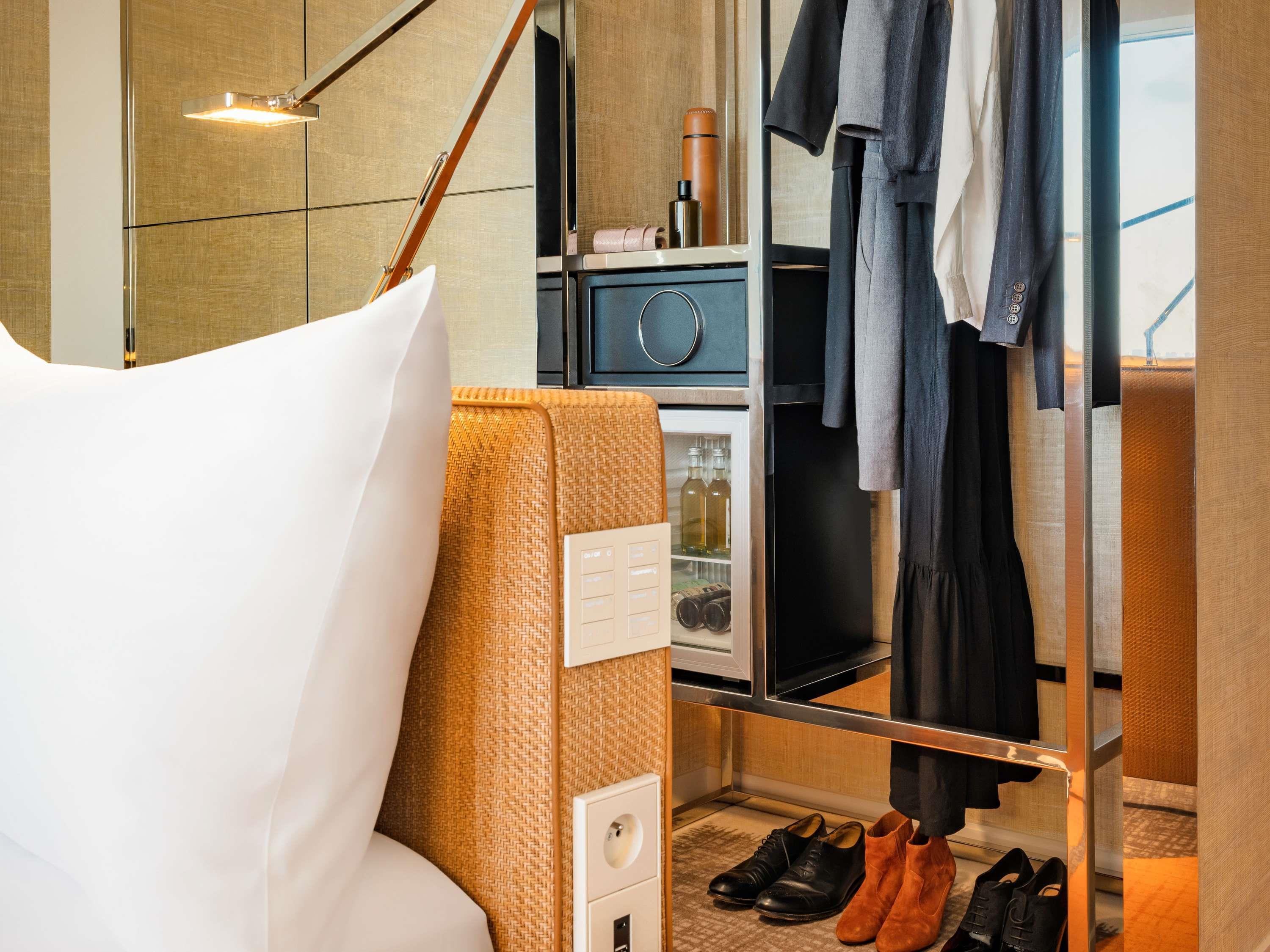 Too Hotel Paris - MGallery Room Type - DELUXE ROOM, 1 king size bed, downtown, Paris