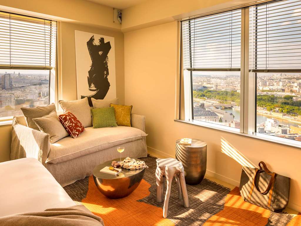 Too Hotel Paris - MGallery Room Type - JUNIOR SUITE Panoramic Eiffel Tower, panoramic view of Paris