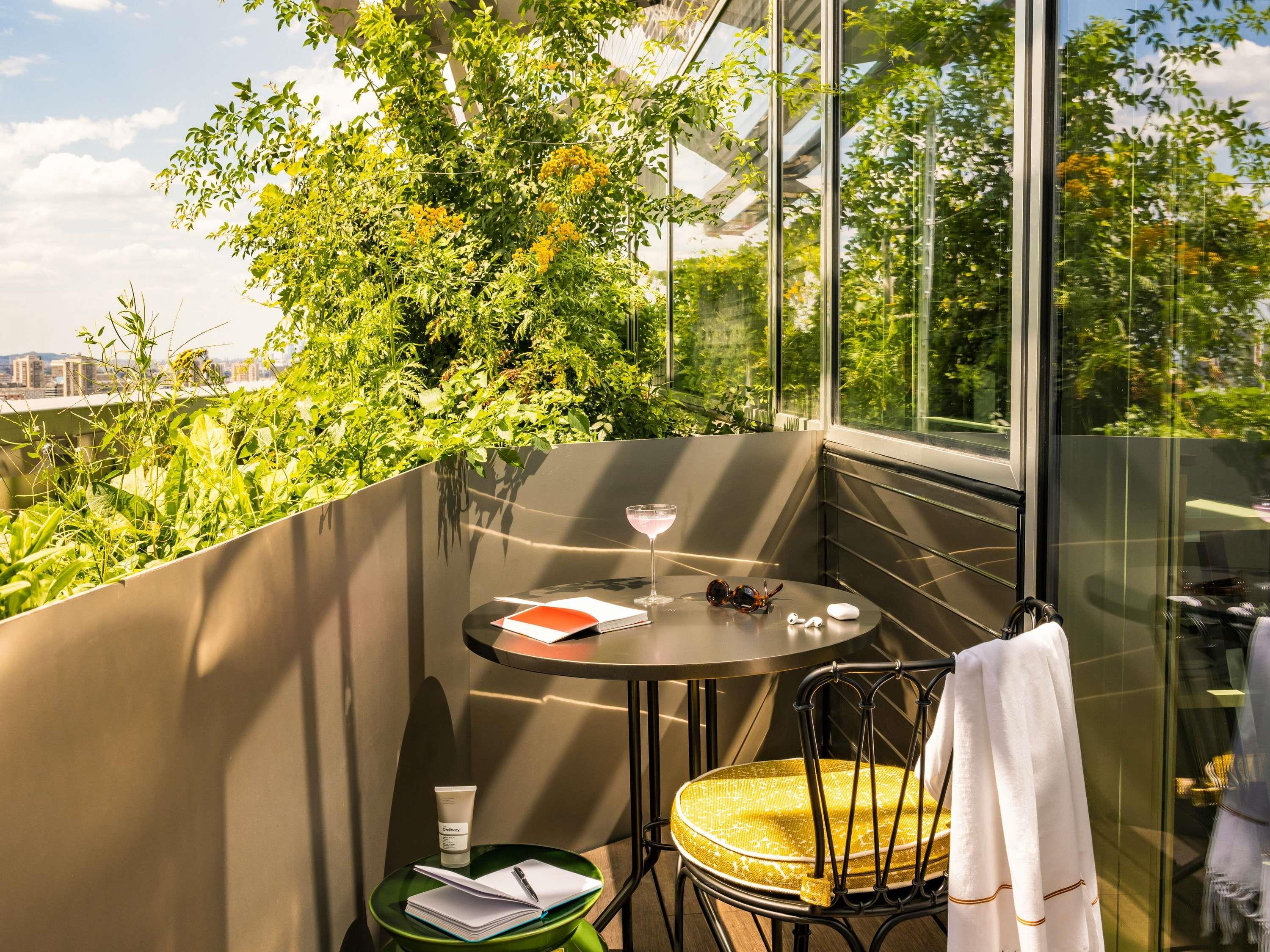 Too Hotel Paris - MGallery Room Type - DELUXE ROOM Terrace, 1 king size bed, downtown, Paris Too Hotel Paris - MGallery Room Type - DELUXE ROOM Terrace, 1 king size bed, downtown, Paris