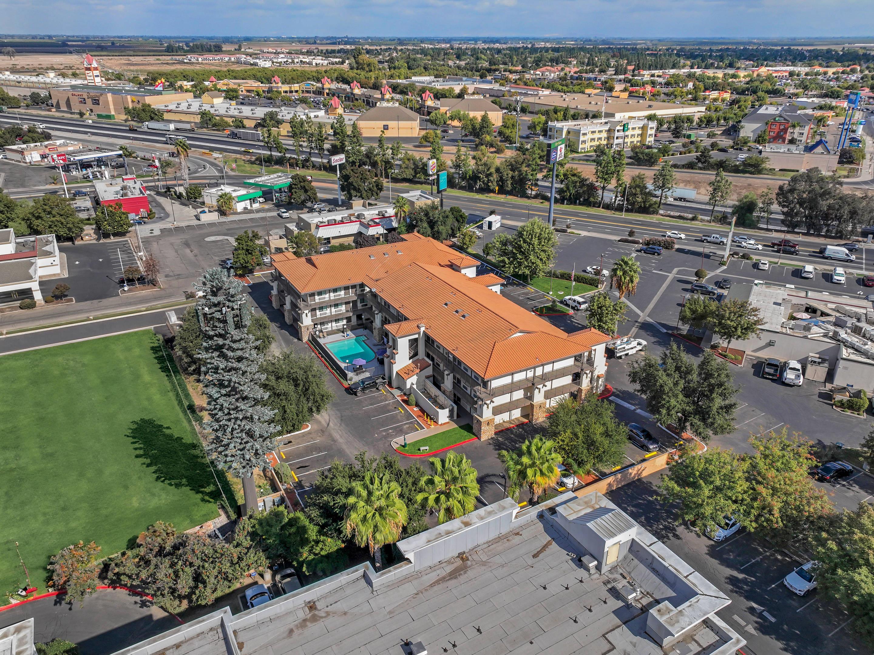 Hotel exterior | Hillstone Inn, Ascend Hotel Collection