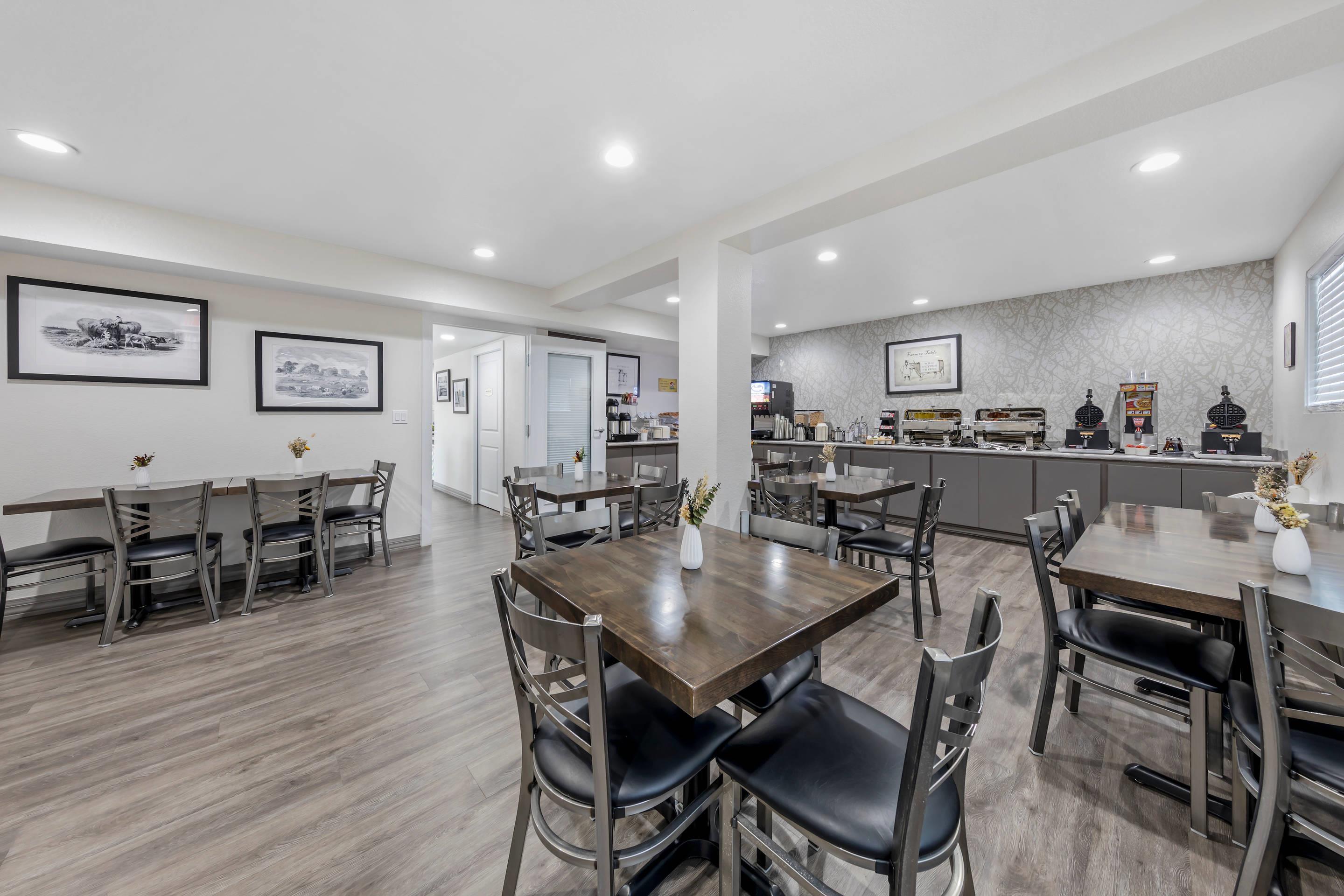 Breakfast area | Hillstone Inn, Ascend Hotel Collection