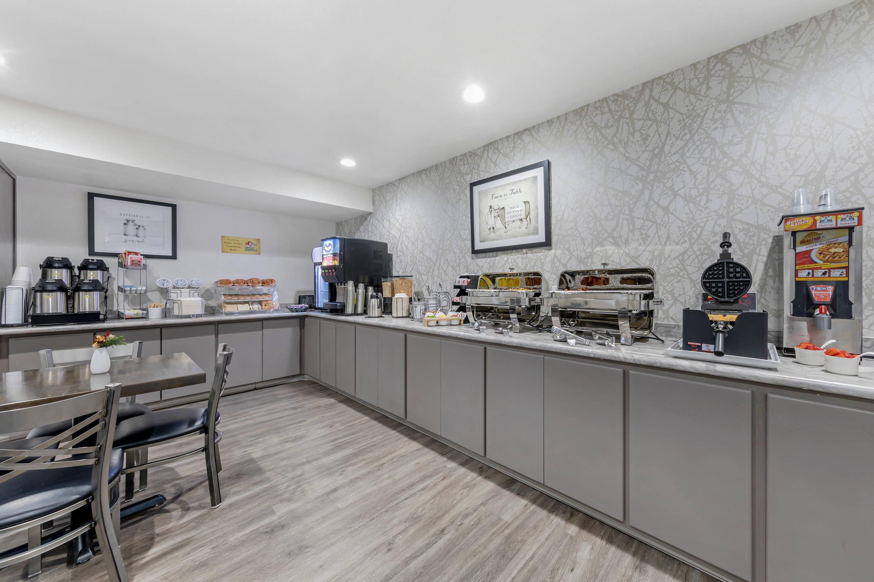 Breakfast area | Hillstone Inn, Ascend Hotel Collection