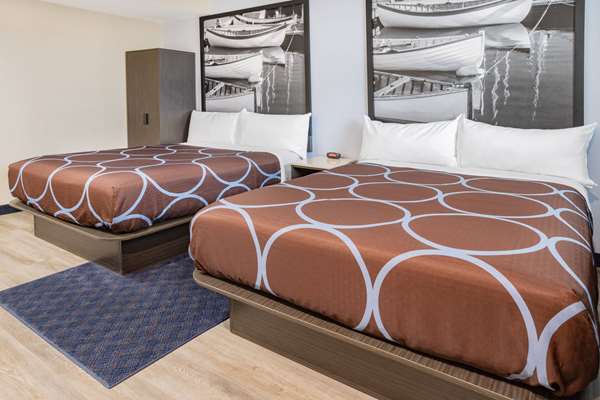  - Super 8 Motel Lindenhurst