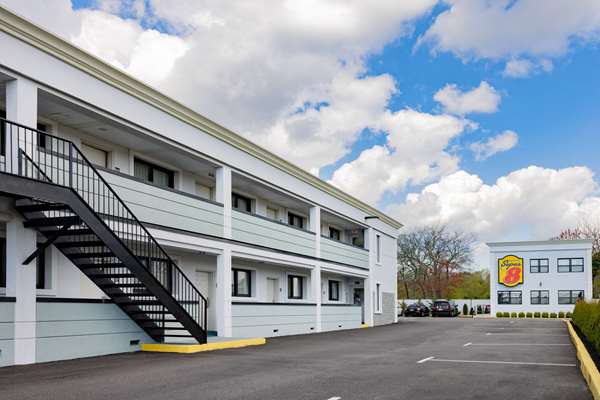 Exterior view - Super 8 Motel Lindenhurst