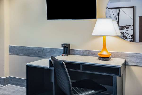  - Super 8 Motel Lindenhurst