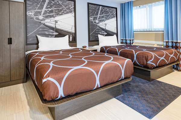  - Super 8 Motel Lindenhurst