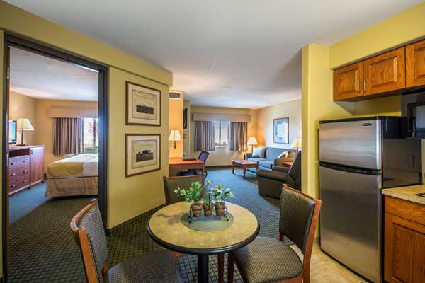 Suite - AmericInn North Peoria