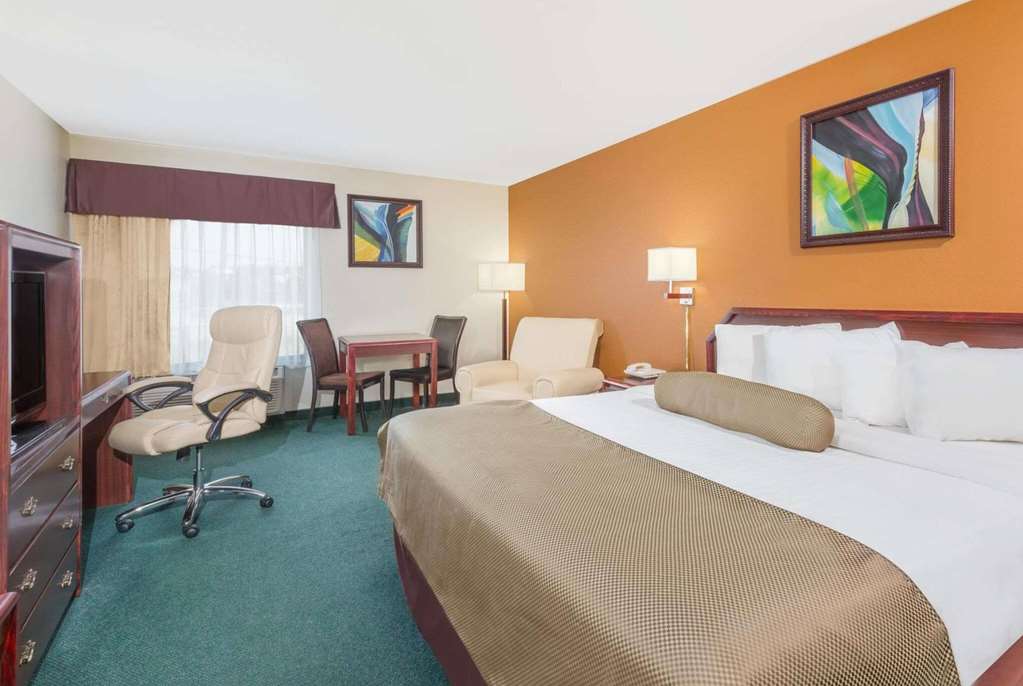 WINGATE BY WYNDHAM SOMERSET-guestroom-Guest Room,On-Site.jpg