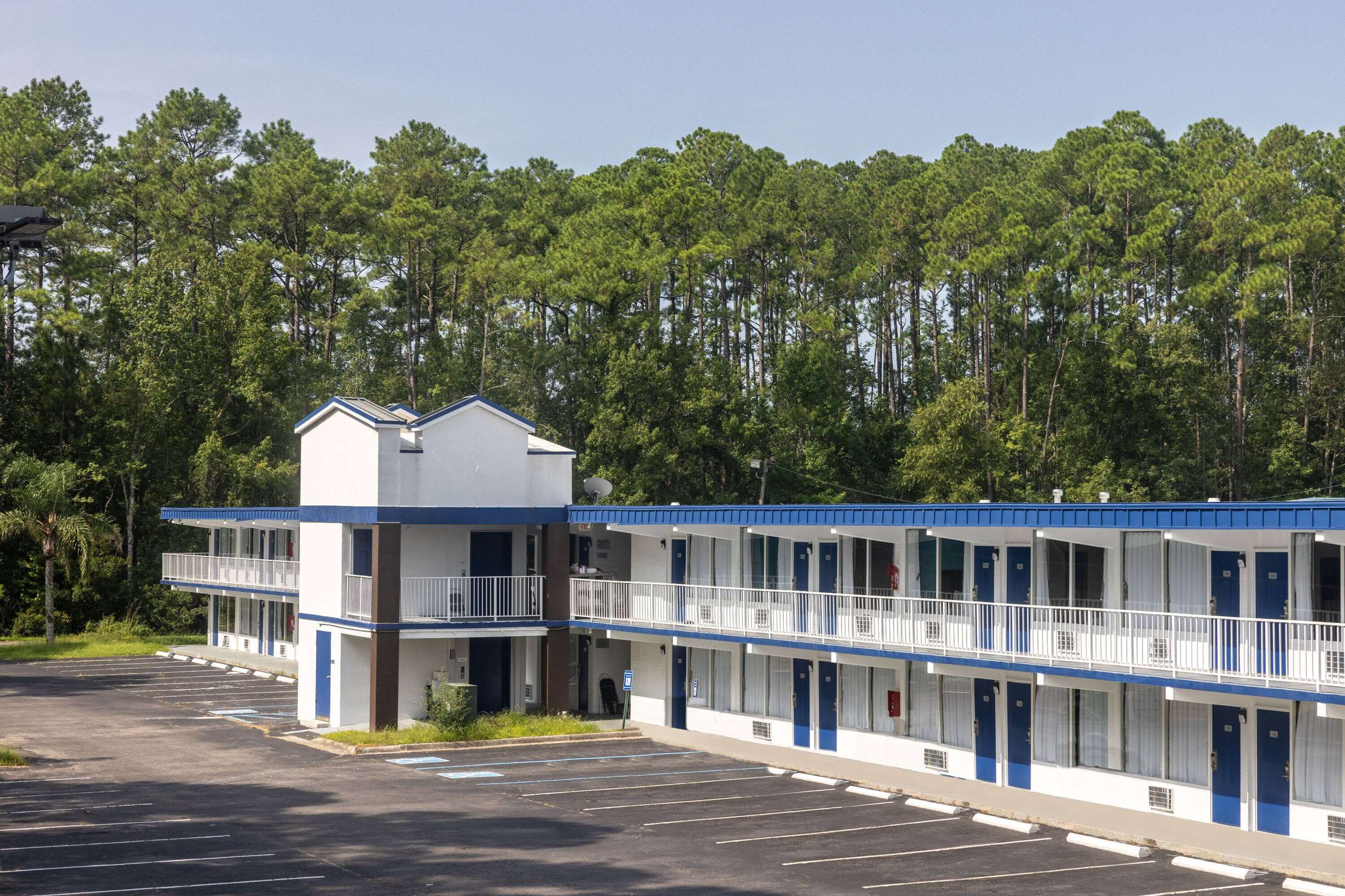 Exterior | Travelodge by Wyndham Kingsland GA