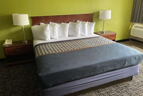  - Wingate by Wyndham Lake George - I-87, Exit 21