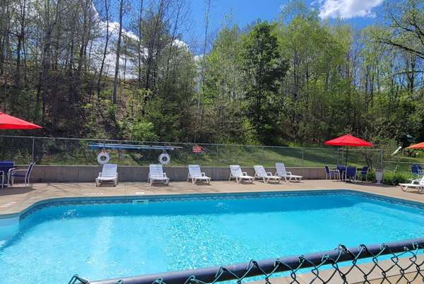 Pool - Wingate by Wyndham Lake George - I-87, Exit 21