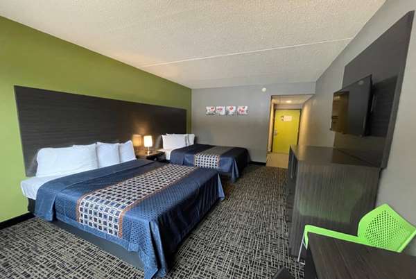  - Wingate by Wyndham Lake George - I-87, Exit 21