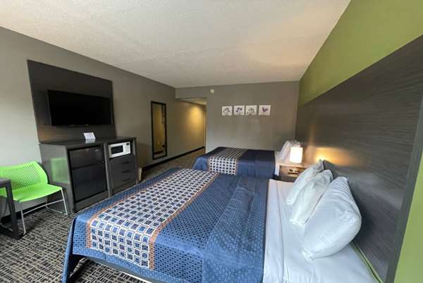  - Wingate by Wyndham Lake George - I-87, Exit 21