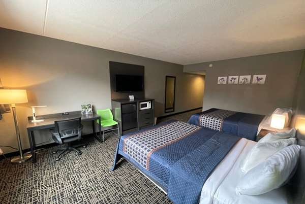  - Wingate by Wyndham Lake George - I-87, Exit 21