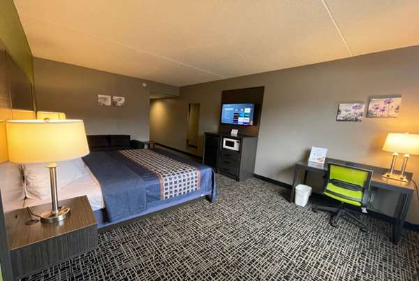  - Wingate by Wyndham Lake George - I-87, Exit 21