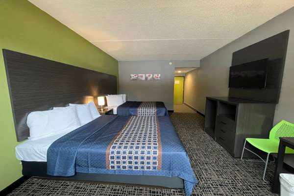  - Wingate by Wyndham Lake George - I-87, Exit 21