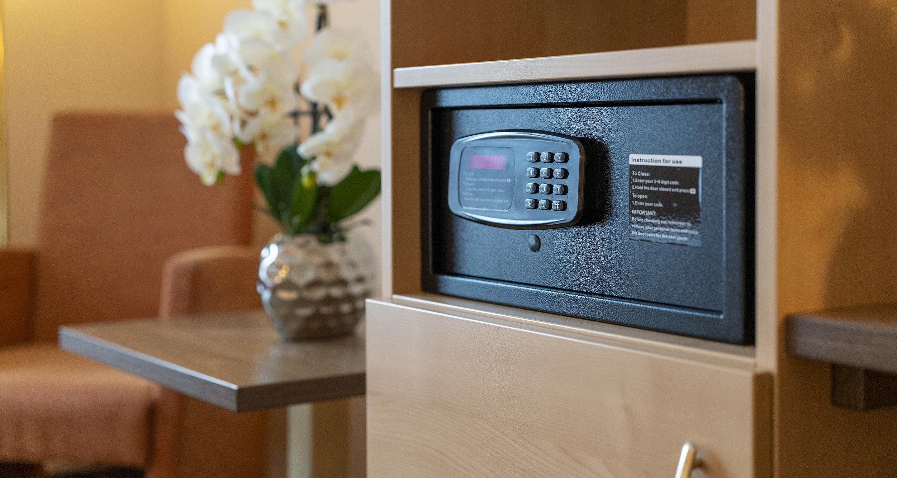 Sure Hotel by Best Western Hilden-Düsseldorf Room Type - 1 Double 1 Single, Standard Room, Safe, Mini Bar, Free W-Lan