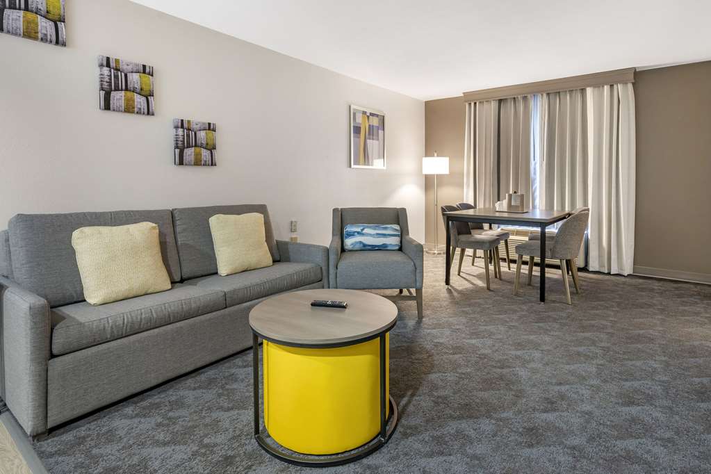 COMFORT INN AND SUITES SHELBYVILLE-guestroom-Guest Room,Suite,On-Site.jpg
