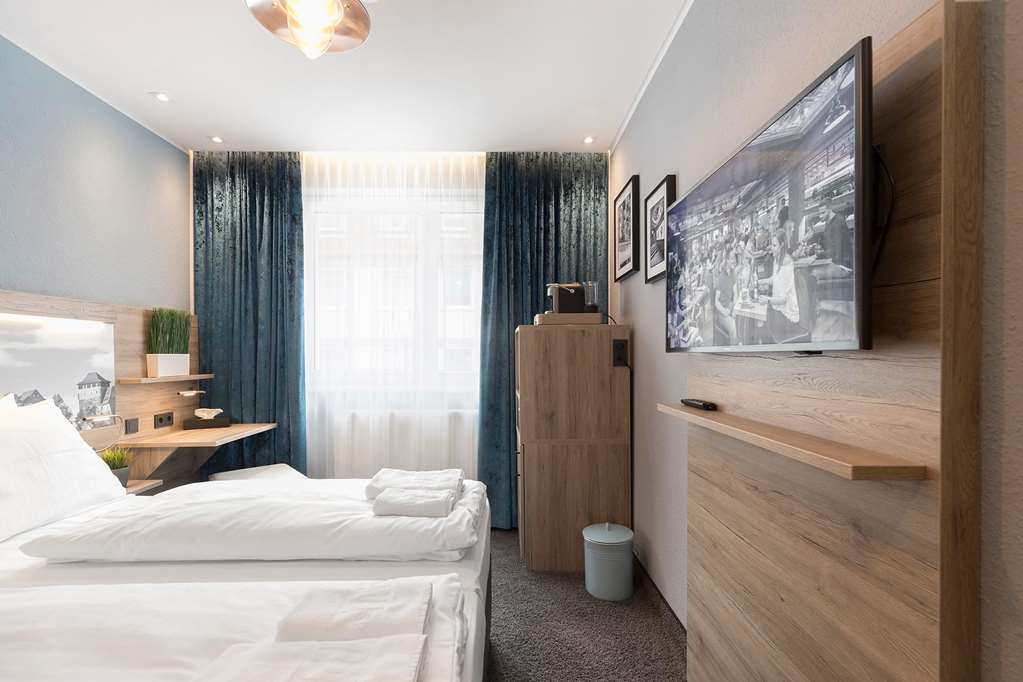 Hotel dasPaul-guestroom-Guest Room,On-Site.jpg