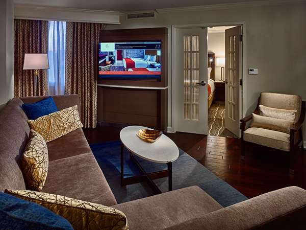 Suite - Hotel at Auburn University
