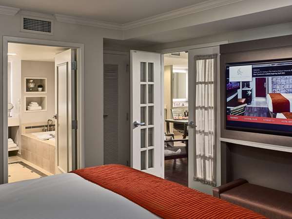 Suite - Hotel at Auburn University