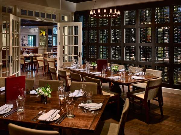 Restaurant - Hotel at Auburn University