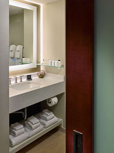  - Hotel at Auburn University