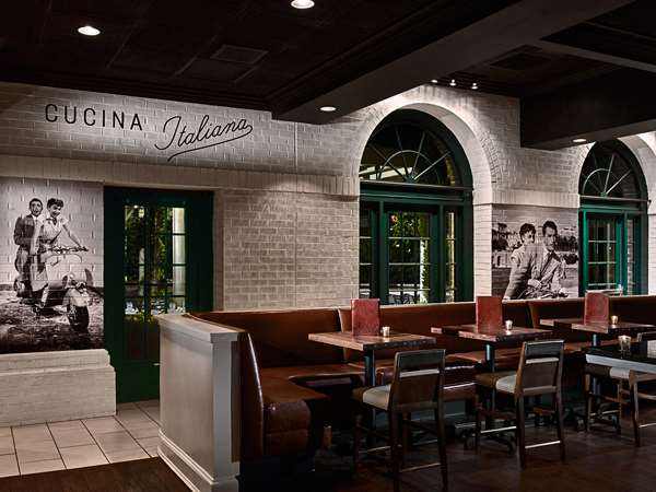 Restaurant - Hotel at Auburn University