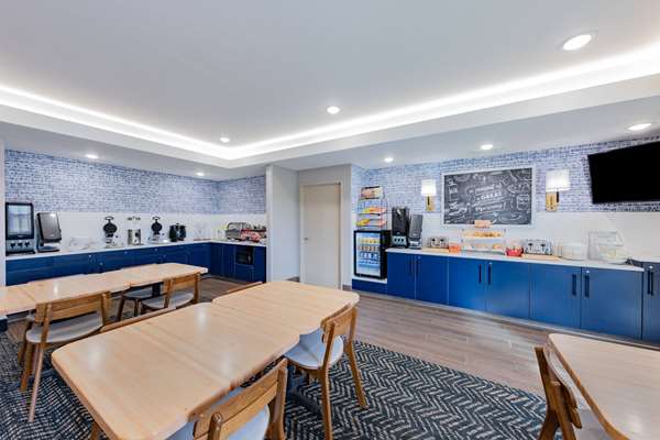 AmericInn by Wyndham International Falls