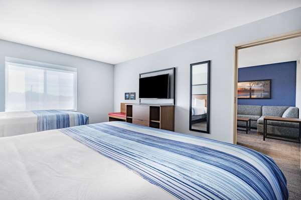 Suite - AmericInn International Falls