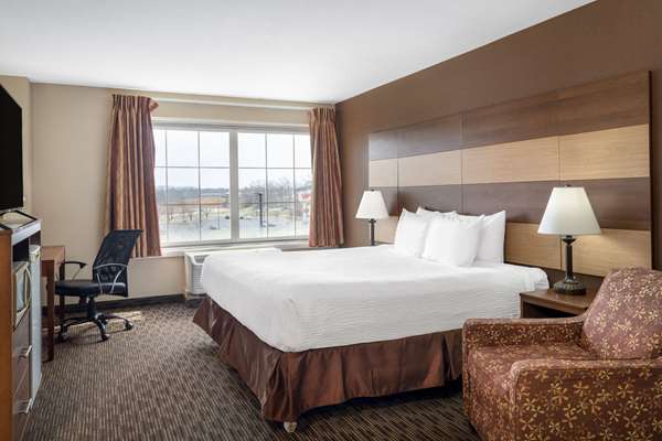 1 King Bed, Non-Smoking