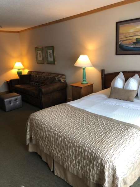  - Flat Creek Lodge Hayward