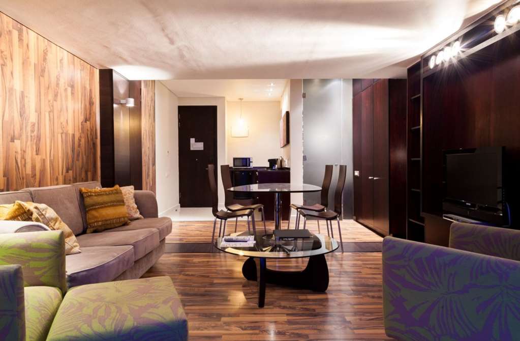 COLOSSEUM HOTEL-guestroom-Guest Room,Bathroom,On-Site.jpg