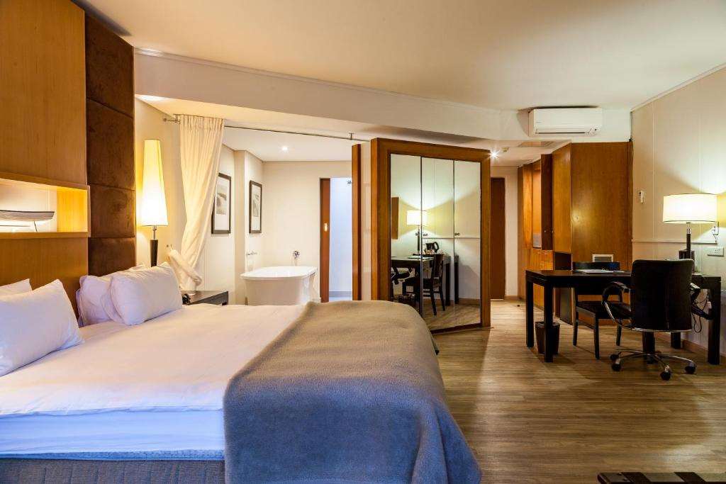 ISLAND CLUB HOTEL AND APARTMENTS-guestroom-Guest Room,Suite,On-Site.jpg
