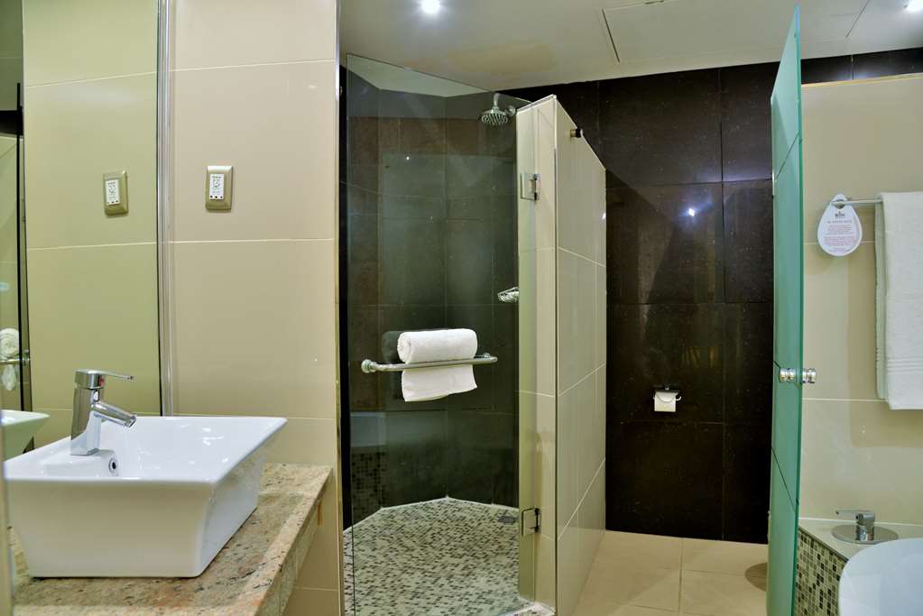 BON HOTEL WATERFRONT RICHARDS BAY-guestroom-Guest Room,Bathroom,On-Site.jpg