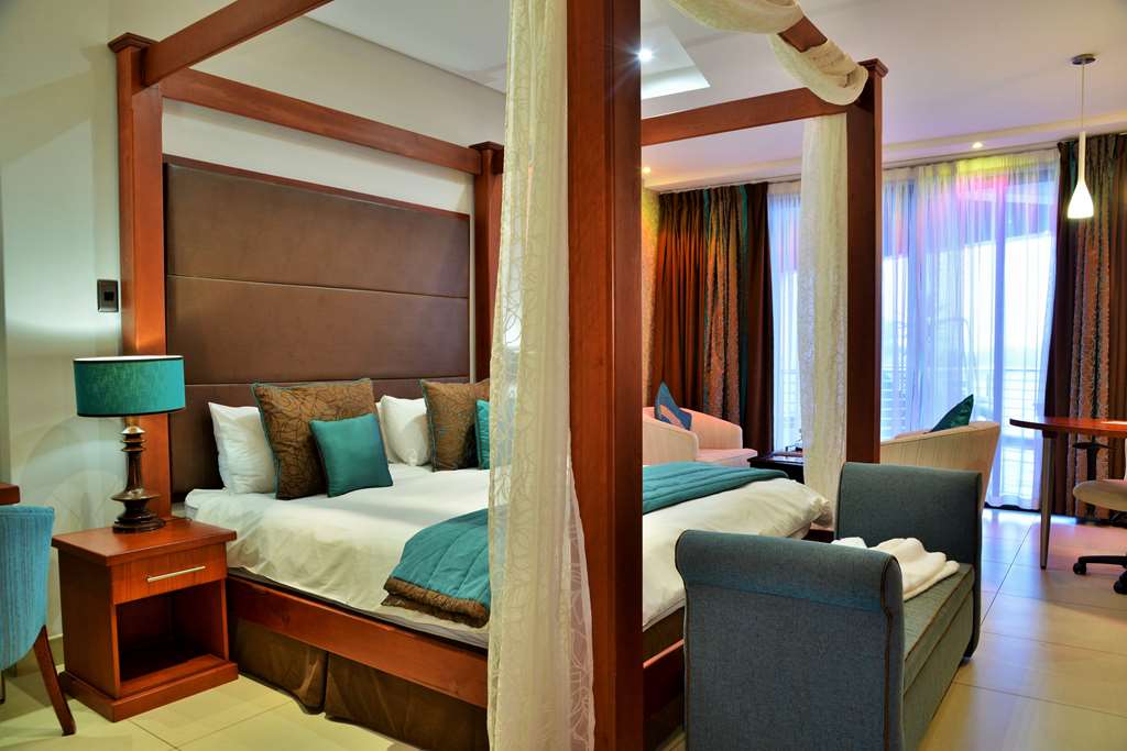 BON HOTEL WATERFRONT RICHARDS BAY-guestroom-Guest Room,Suite,On-Site.jpg
