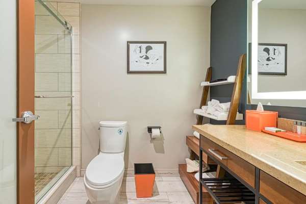  - Hotel Lexen Newhall