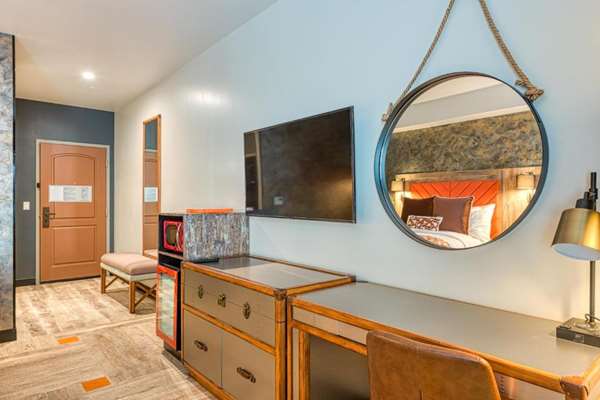  - Hotel Lexen Newhall