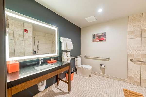  - Hotel Lexen Newhall