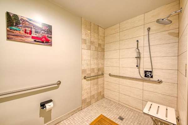  - Hotel Lexen Newhall