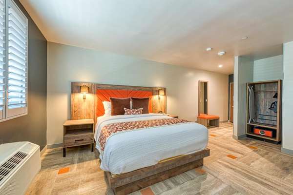  - Hotel Lexen Newhall