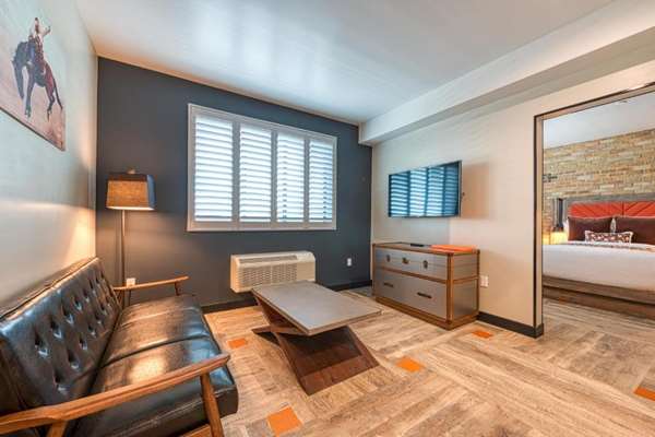  - Hotel Lexen Newhall