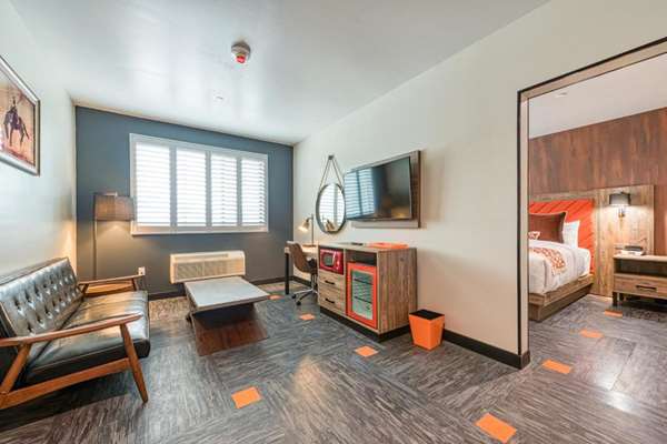  - Hotel Lexen Newhall