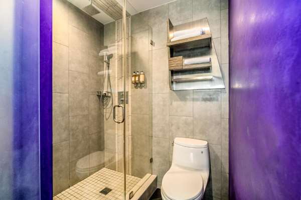  - Moment Hotel Sunset Los Angeles