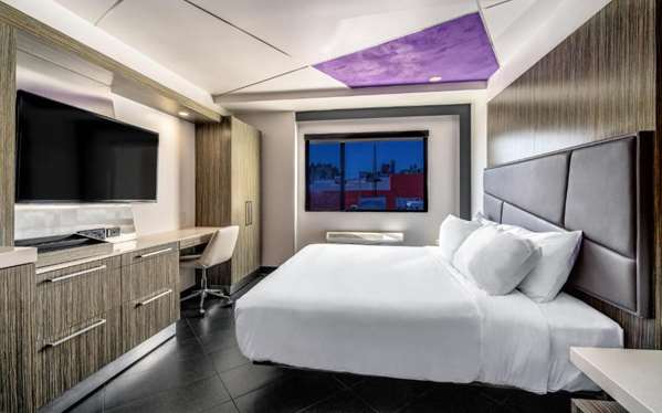  - Moment Hotel Sunset Los Angeles