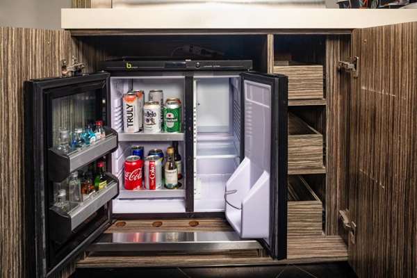  - Moment Hotel Sunset Los Angeles