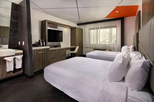  - Moment Hotel Sunset Los Angeles