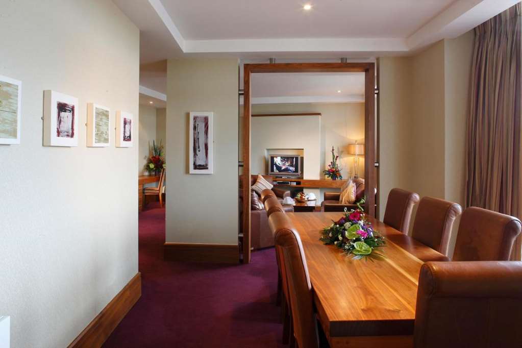 TULLAMORE COURT HOTEL-guestroom-Guest Room,Guest Room Amenity,On-Site.jpg