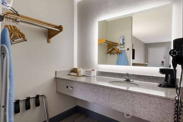  - SureStay Hotel by Best Western North Houston Spring